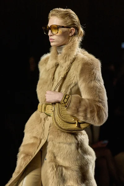 Look 7